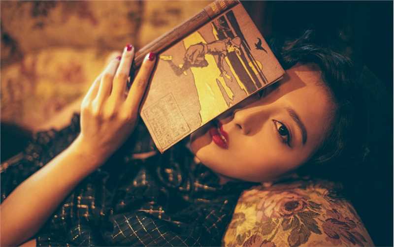 特别专辑依力复古风格妖娆妩媚图片