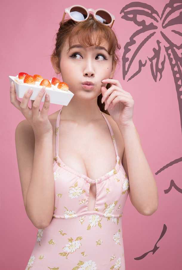 优质新生代嫩模郑伊俏皮可人相册