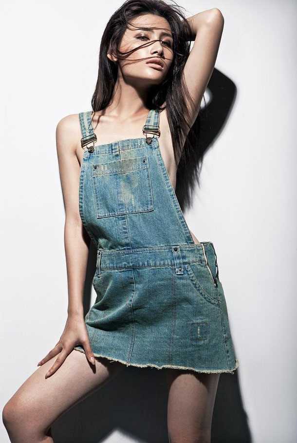 最全郑伊性感上演真空的诱惑相册