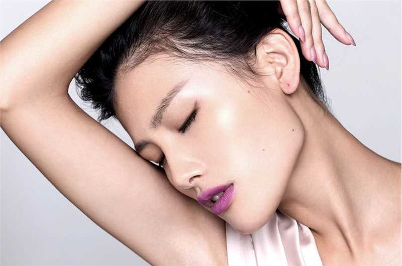 最全郑伊性感上演真空的诱惑相册