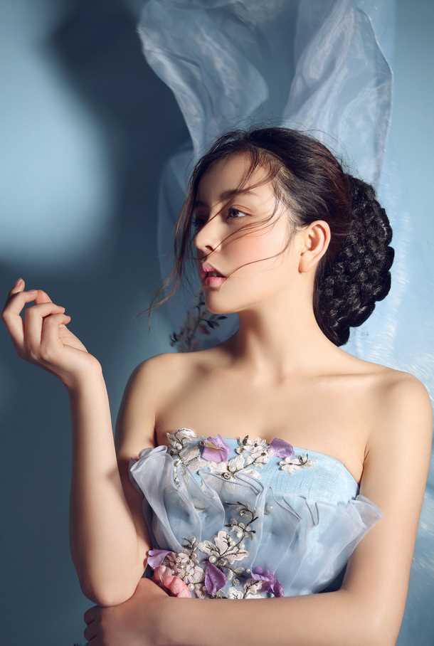 最全模特高兮妍蓝裙妩媚动人相册