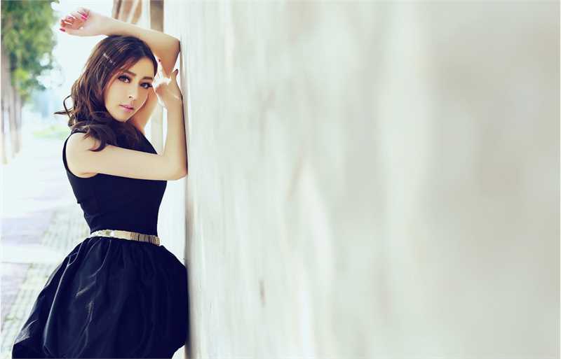 最新高兮妍修长大长腿诱惑极了壁纸