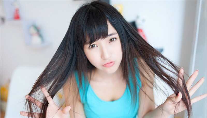 最新美女张楚私房清纯可人图集