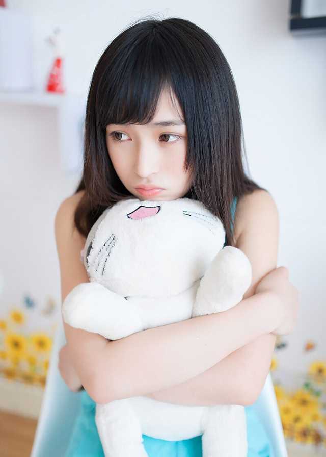 最新美女张楚私房清纯可人图集