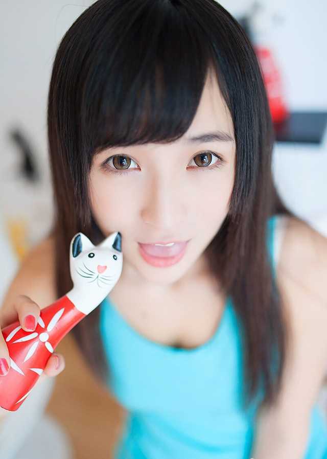 最新美女张楚私房清纯可人图集