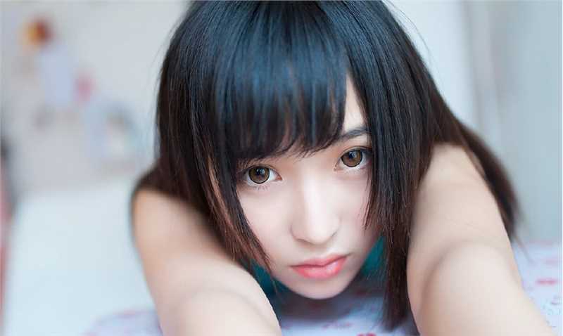 最新美女张楚私房清纯可人图集