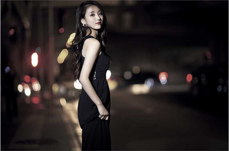 优质美女模特褚萌琦午夜街头性感诱人相册