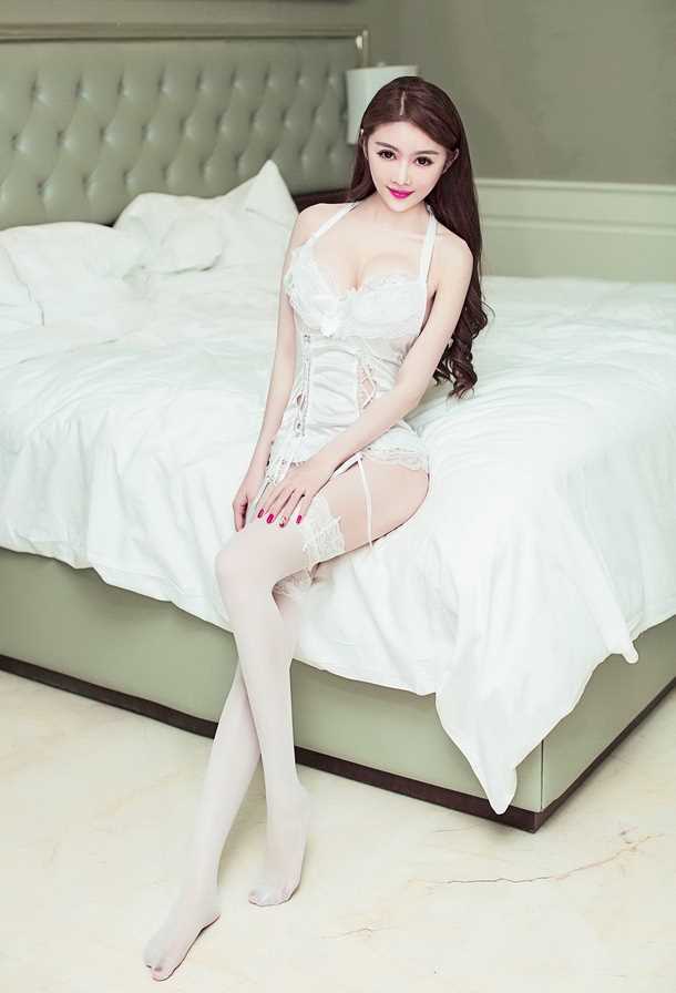 最新李馨诺闺房,性感美胸无限诱惑壁纸