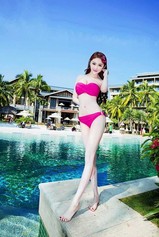 高清美女模特李馨诺比基尼性感图集