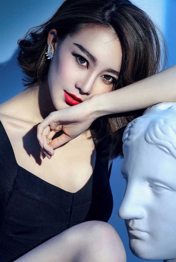 最新金釨沫难自持壁纸