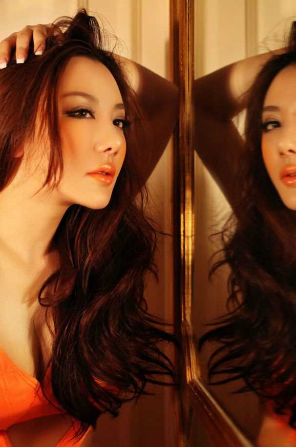 徐嘉依性感私房美艳动人