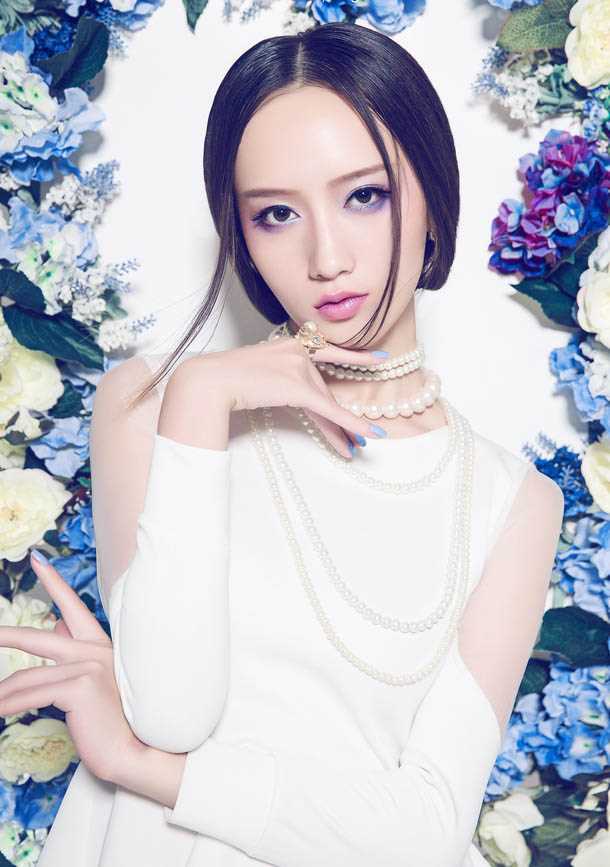 余陈秋子高冷美艳