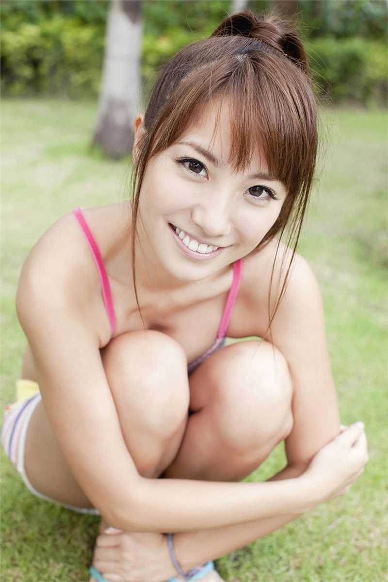 最新日本美女山本梓海边壁纸