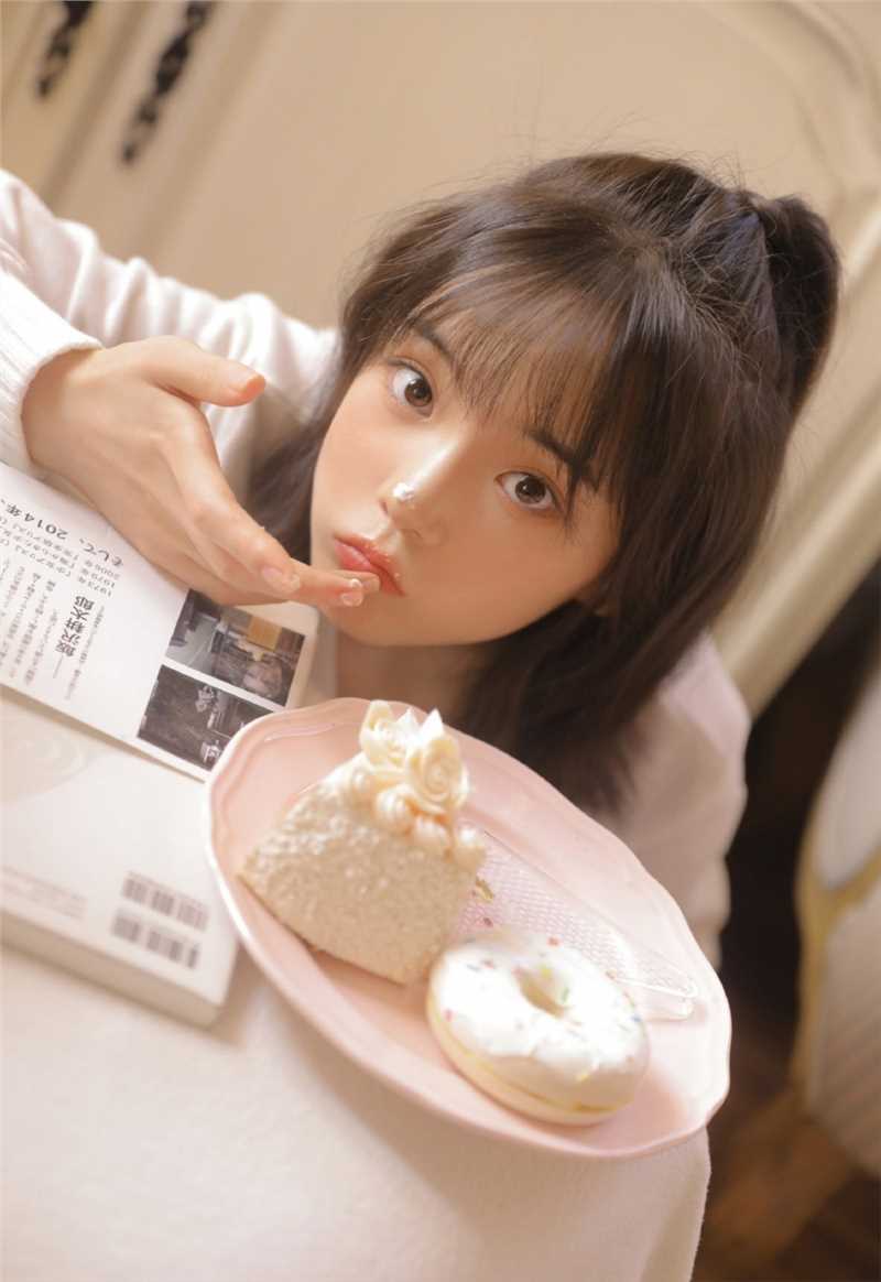 优质绿色比基尼丰满女友图片