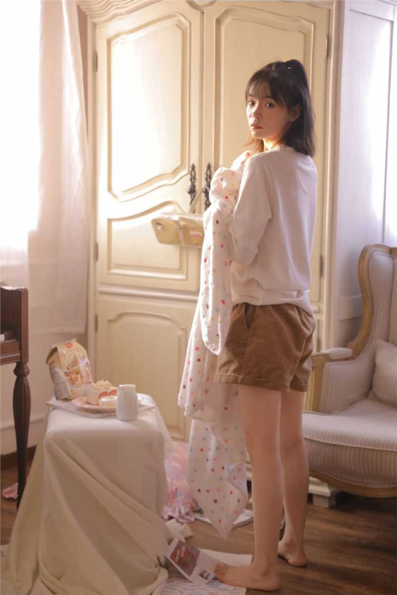 优质绿色比基尼丰满女友图片