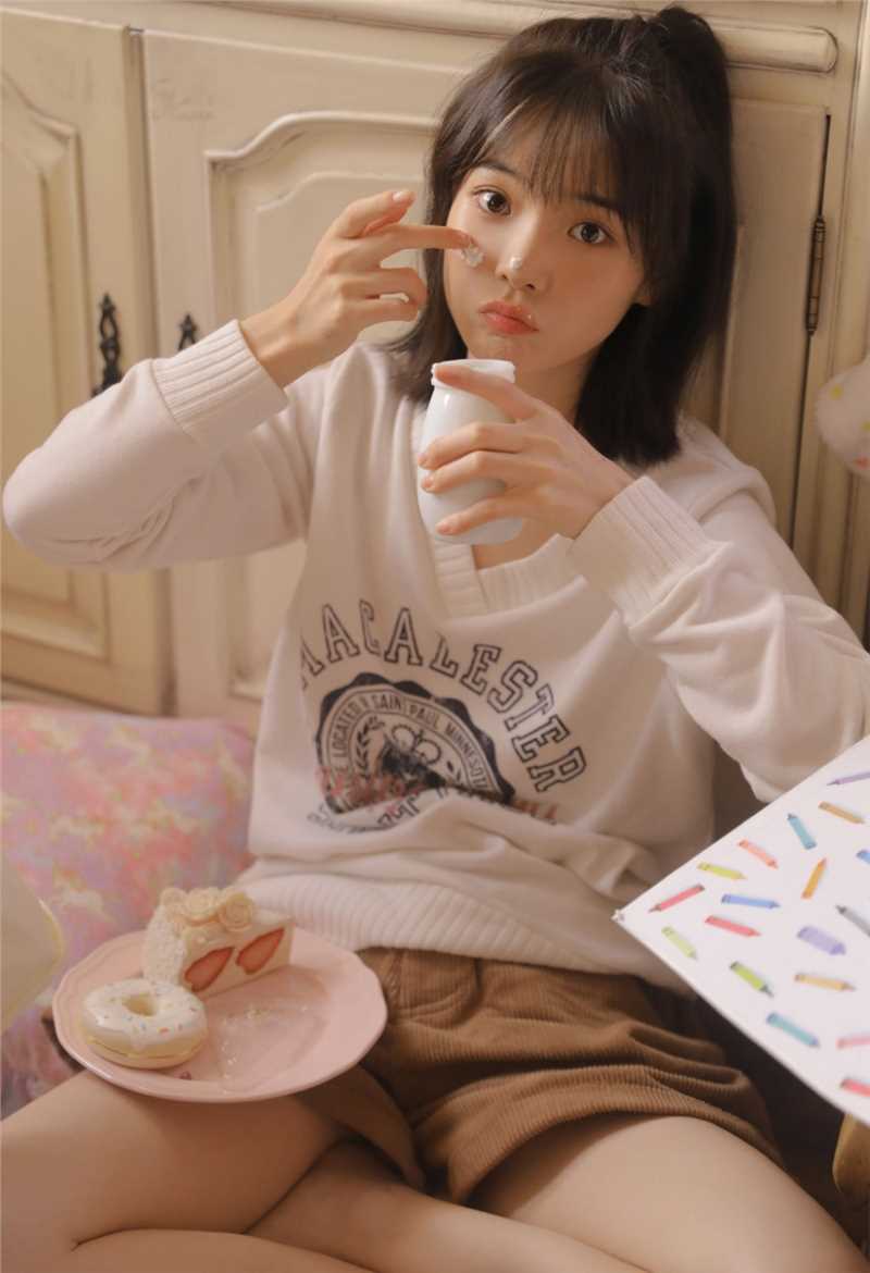 优质绿色比基尼丰满女友图片