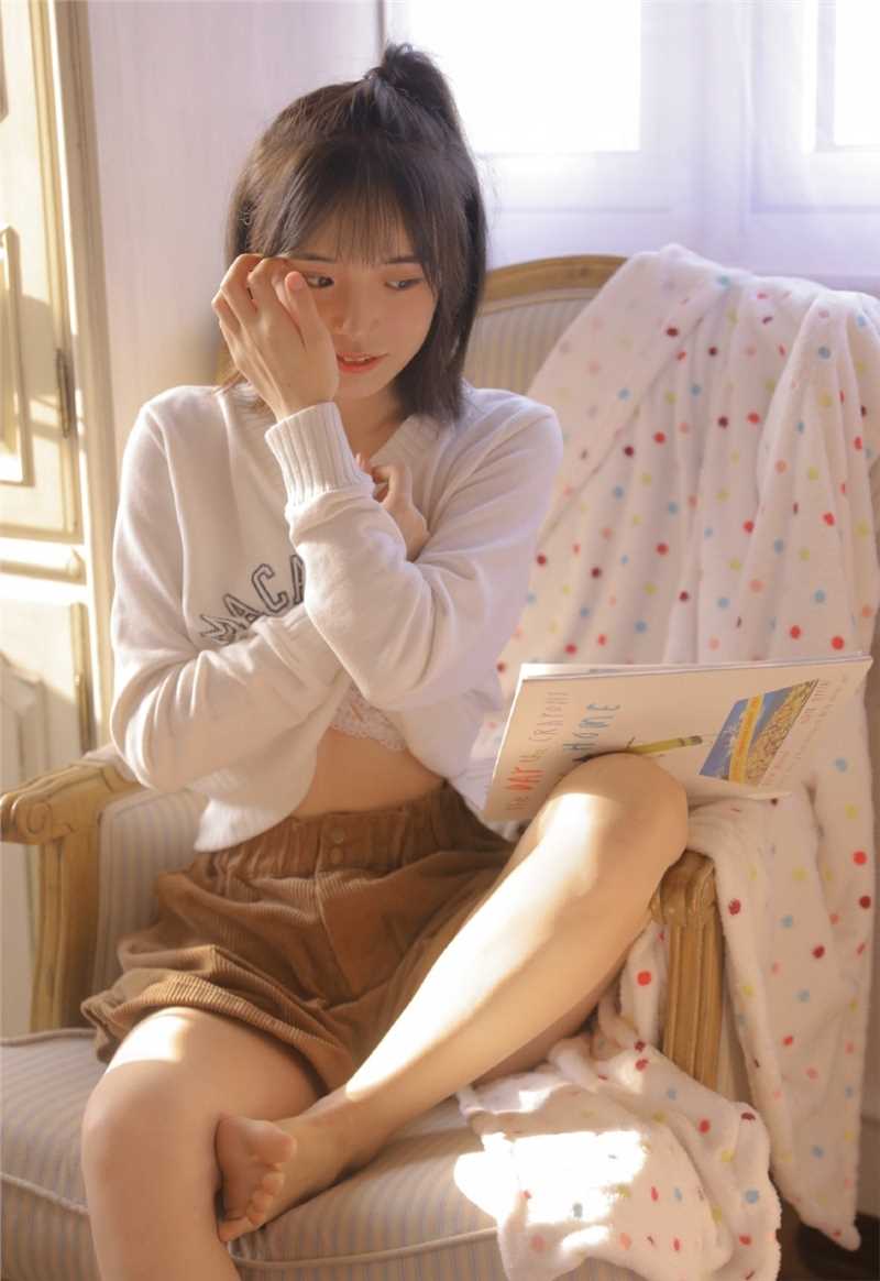 优质绿色比基尼丰满女友图片