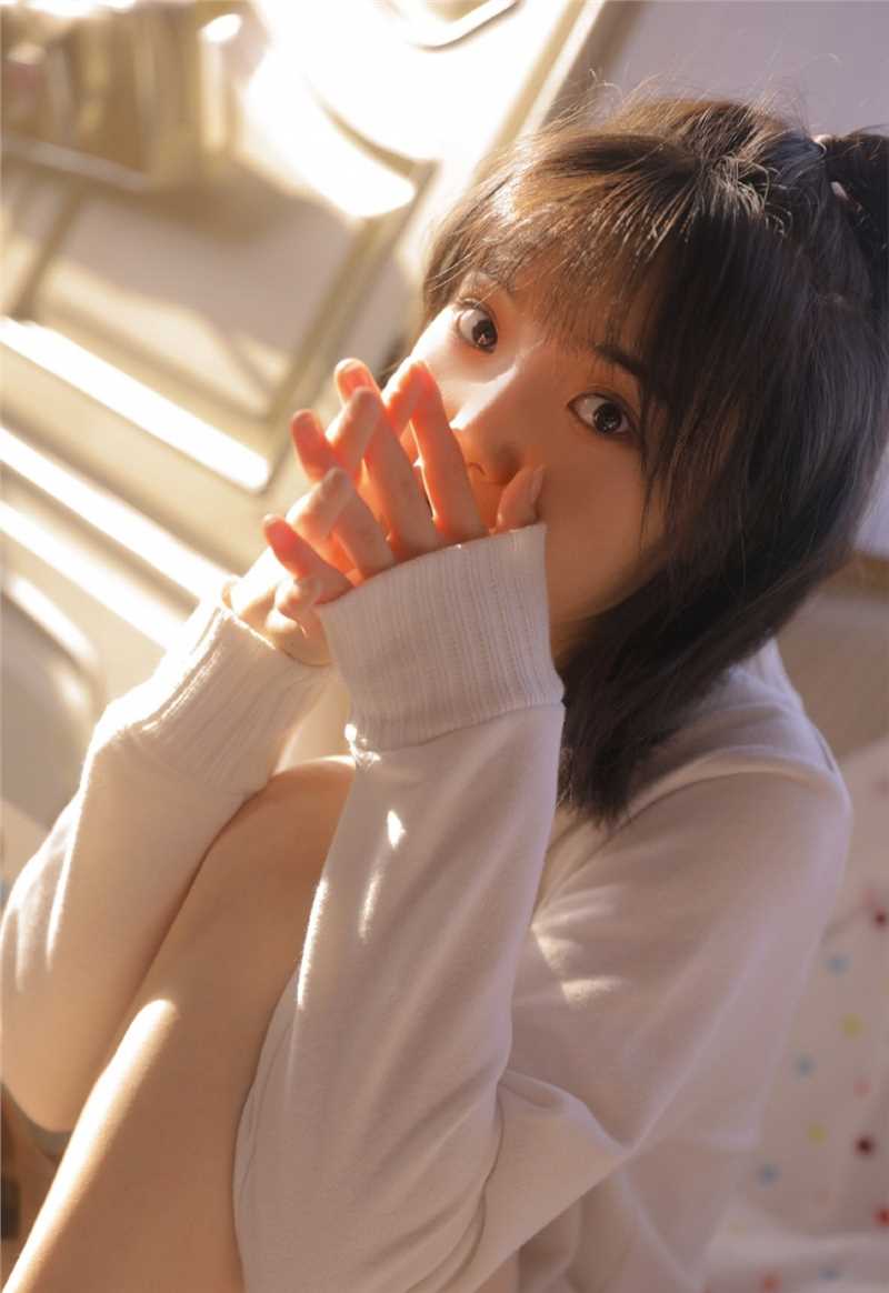 优质绿色比基尼丰满女友图片