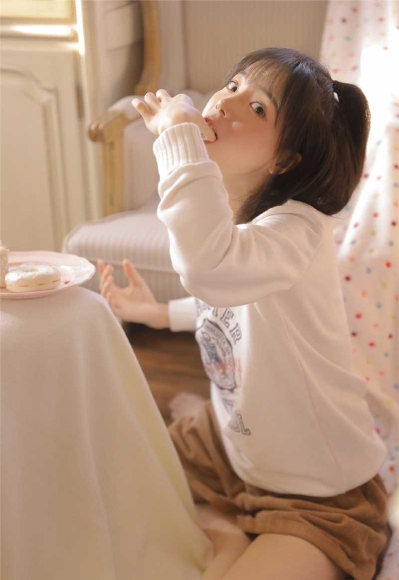 优质绿色比基尼丰满女友图片