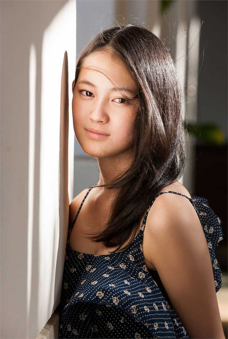 最全湖里的比基尼美女吉本実憂壁纸