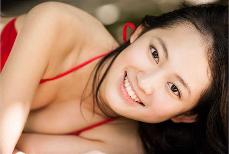 最全湖里的比基尼美女吉本実憂壁纸