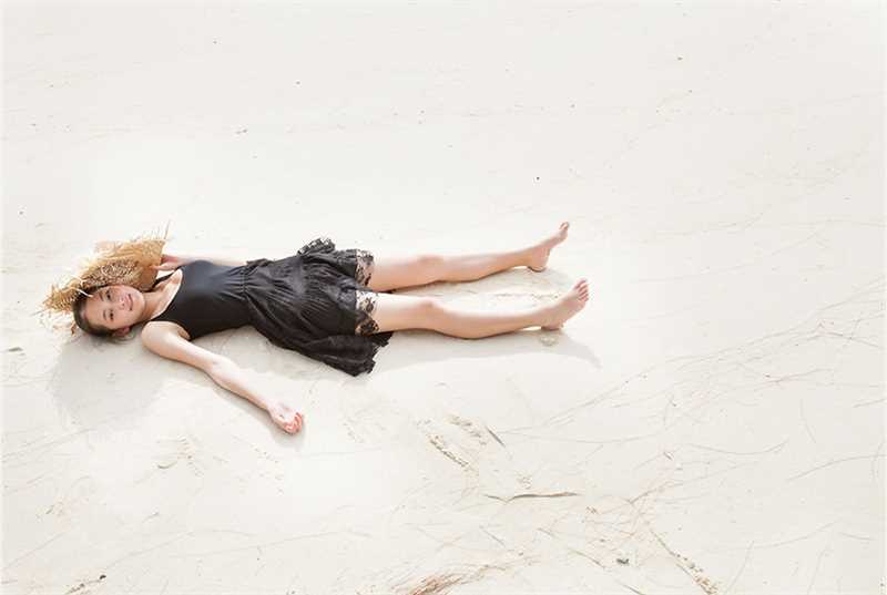 最全湖里的比基尼美女吉本実憂壁纸