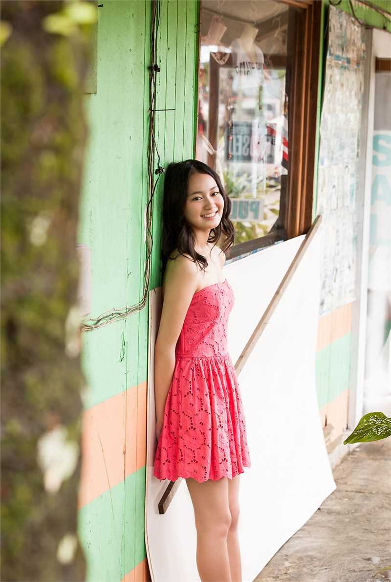 最全湖里的比基尼美女吉本実憂壁纸