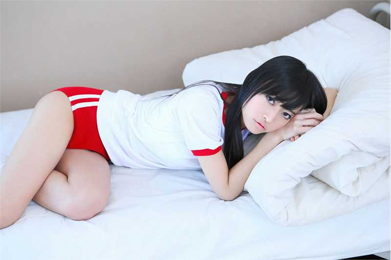 优质清纯学妹那奈体育课图片