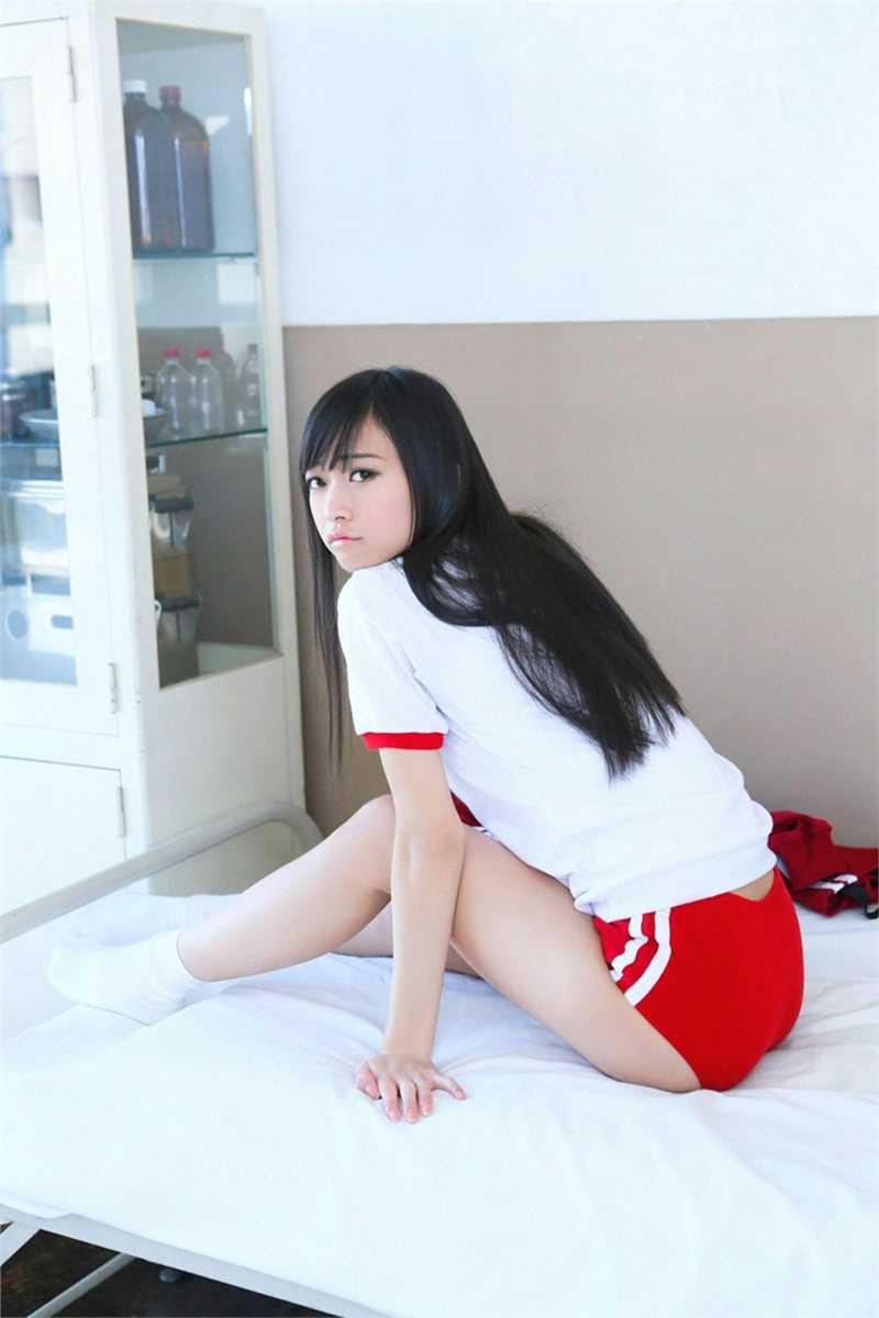 优质清纯学妹那奈体育课图片