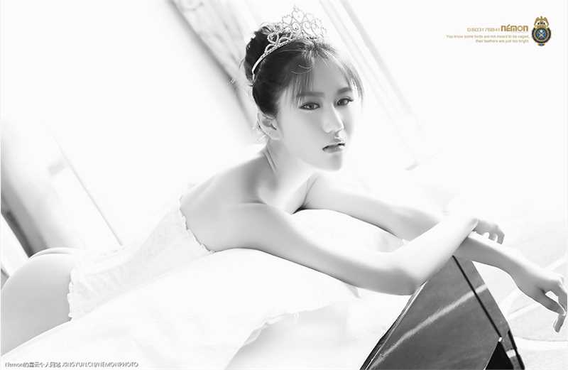 精选卖萌兔女郎完美身材私房图册