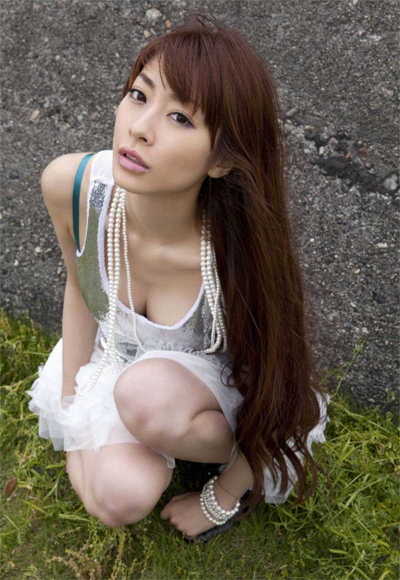 特别专辑中山惠酥胸迷人演绎大沟沟图片