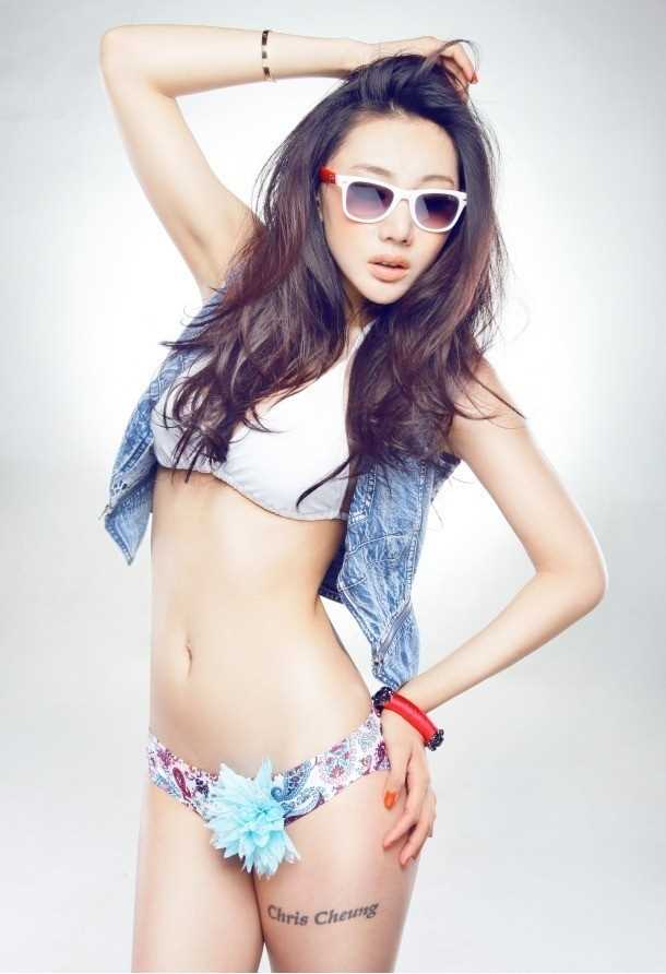 高清金美辛诱人身材_金美辛艳丽泳装诱惑图集