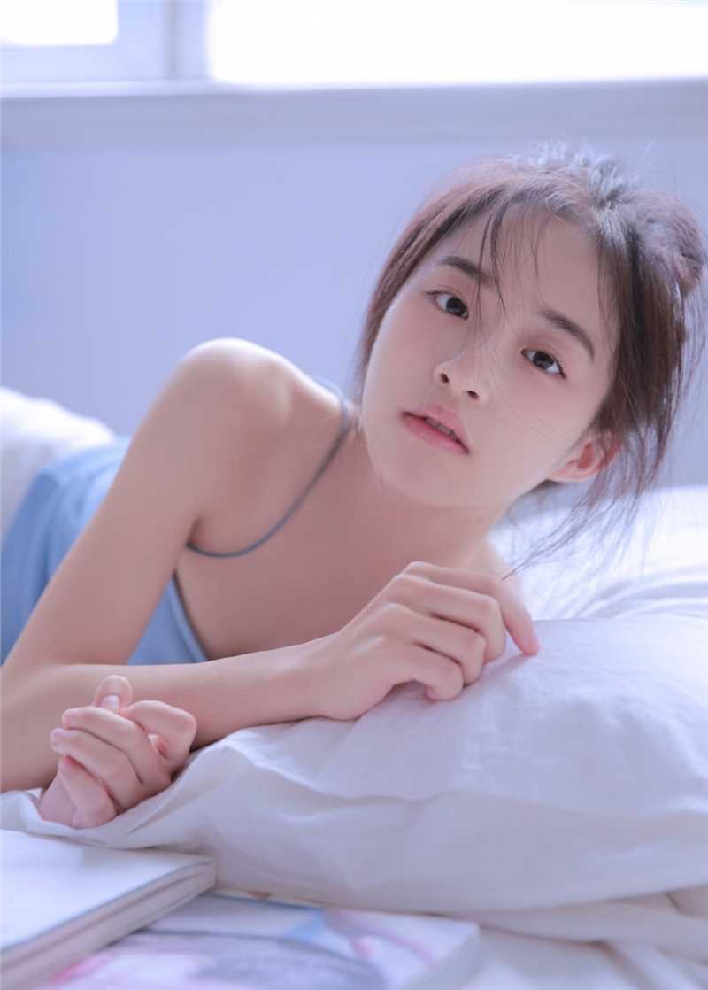 最新皮衣女子几分帅气几分性感壁纸