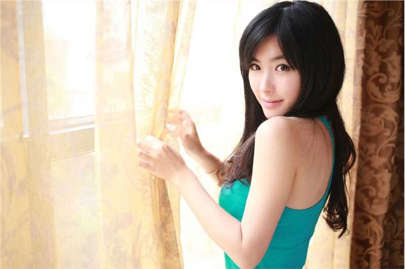 精选背心女孩性感私房图册