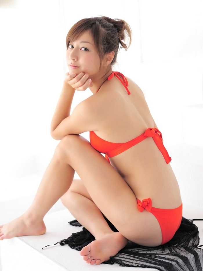 高清性感模特杉本有美泳池写图集