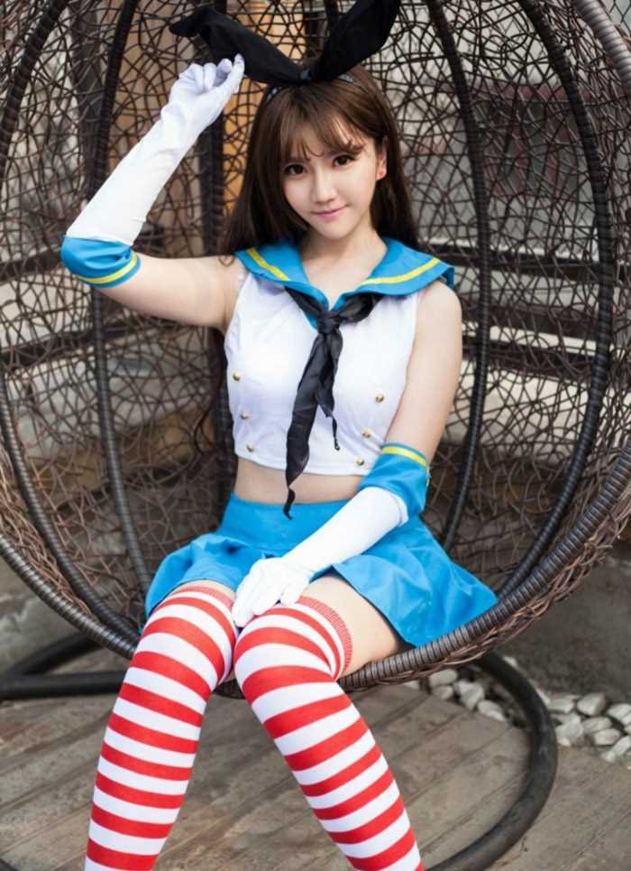 特别专辑卷发美女艾西的制服兔女郎造型图片