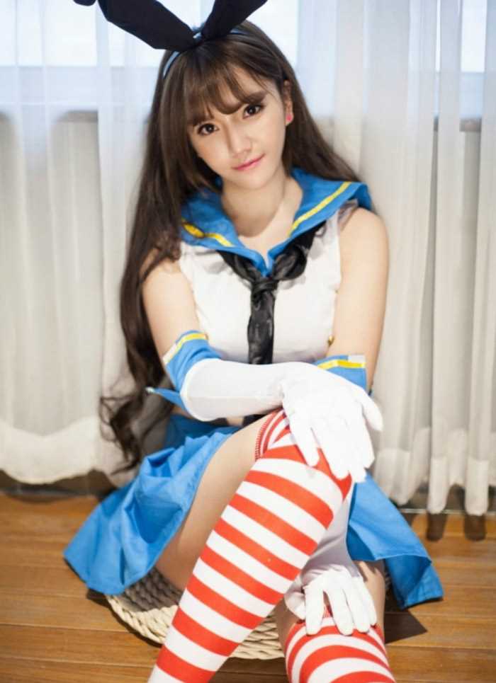 特别专辑卷发美女艾西的制服兔女郎造型图片