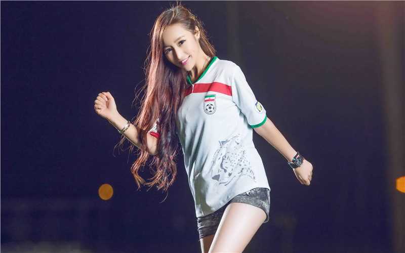 高清足球宝贝美女个性桌面壁纸图集