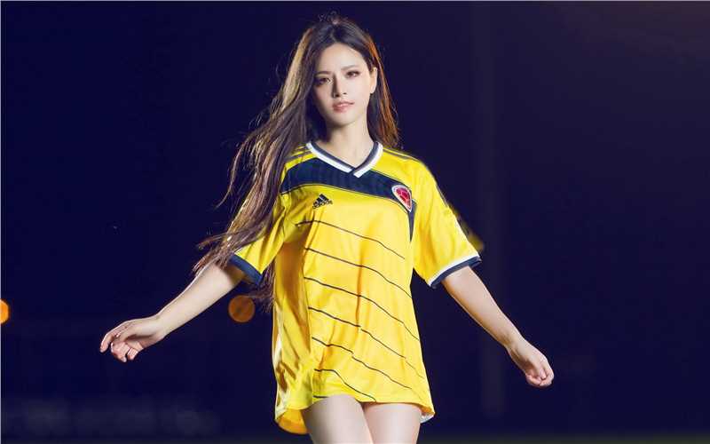 高清足球宝贝美女个性桌面壁纸图集