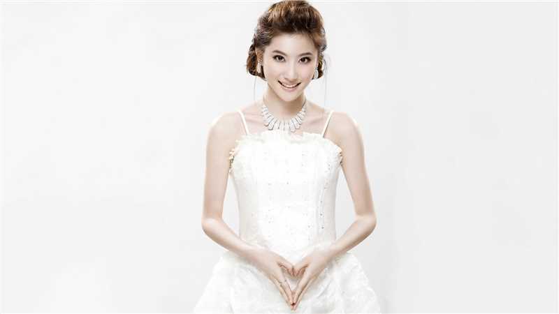 最新足球宝贝张意如性感高清壁纸图集