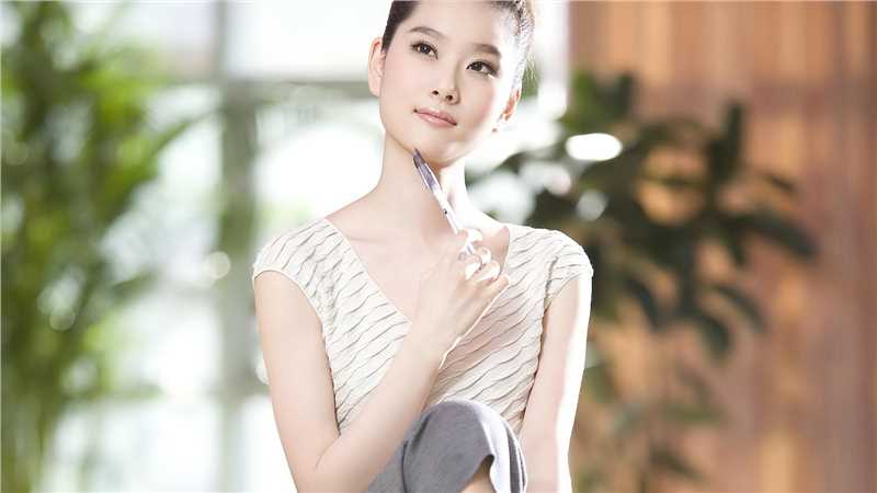 最新足球宝贝张意如性感高清壁纸图集