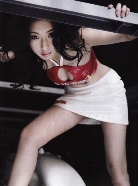 精选足球宝贝兽感身姿写照图册