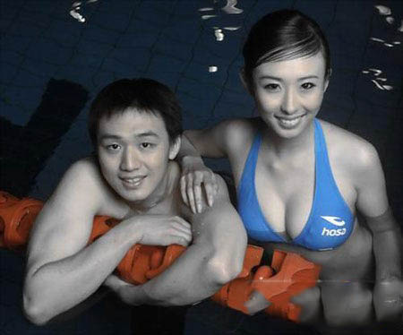 精选足球宝贝兽感身姿写照图册