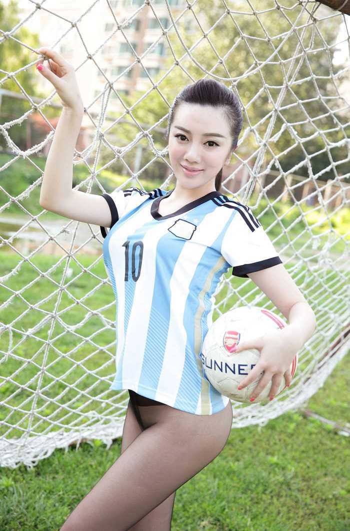 最全性感黑丝足球宝贝户外诱人相册