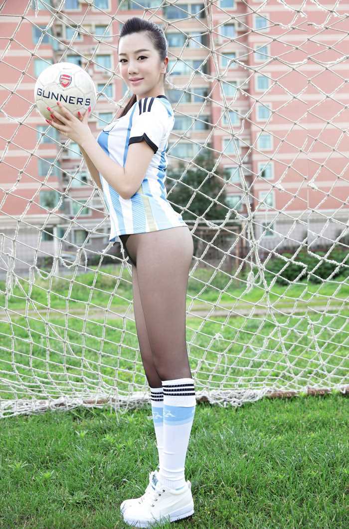 最全性感黑丝足球宝贝户外诱人相册