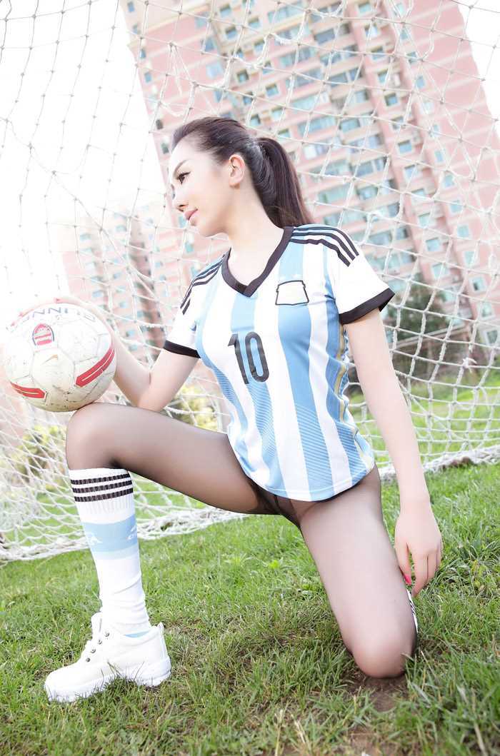 最全性感黑丝足球宝贝户外诱人相册