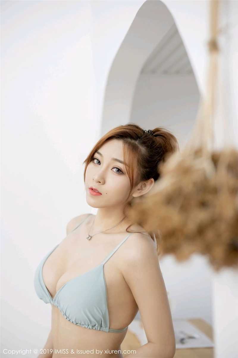 特别专辑妩媚妻子莉娜左扭右摆镜头前风情万种性感惹火艺术照图片