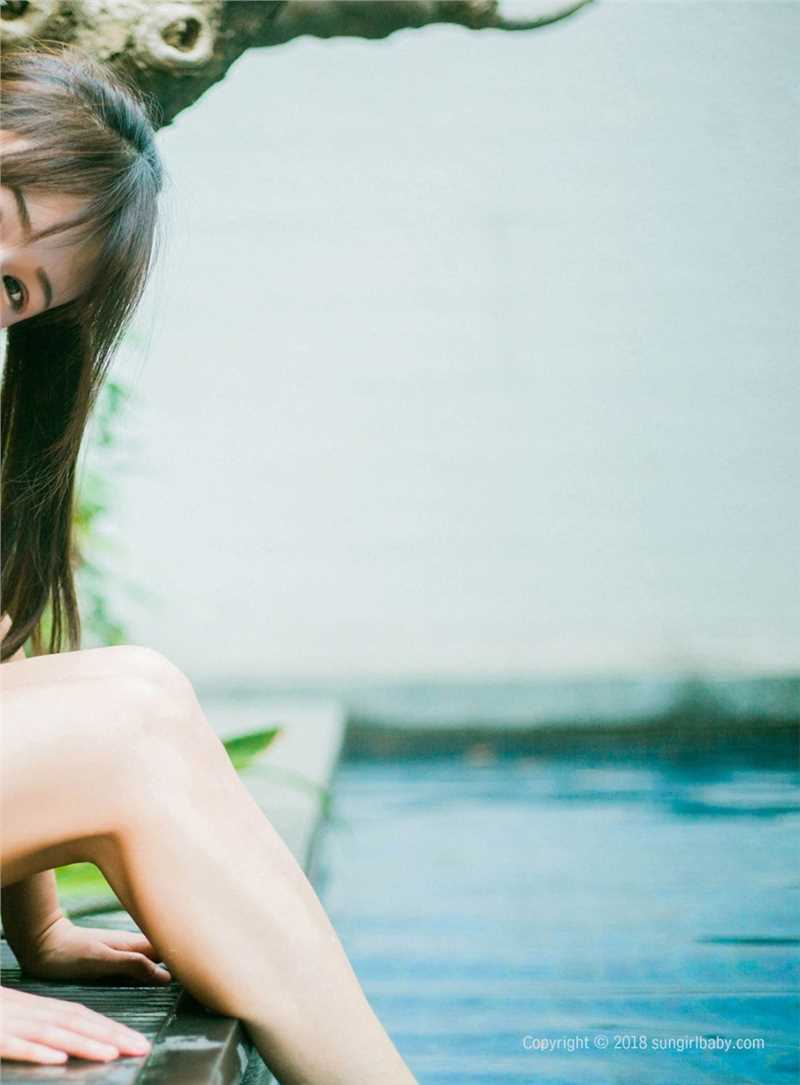 最全性感漂亮成熟笑盈盈翘臀泳池如鱼得水壁纸