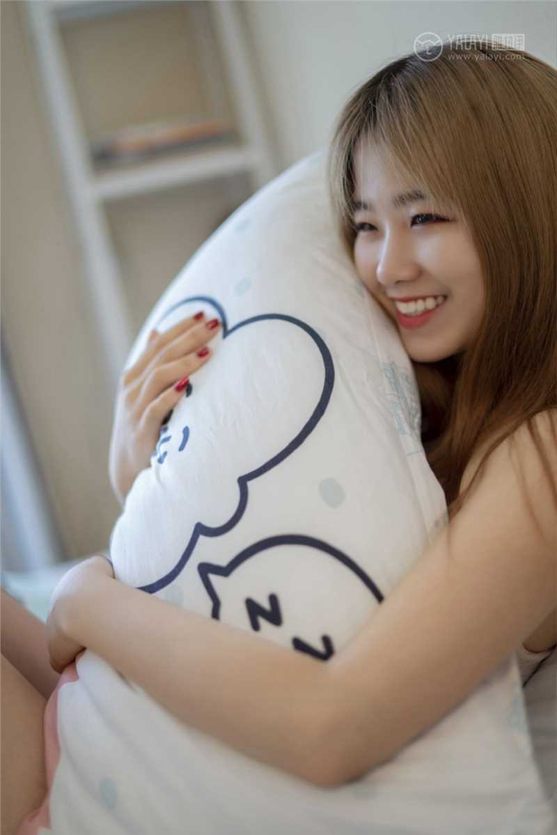 精选肤白奶大小妹性感蕾丝胸罩后入式侧躺人体集图册