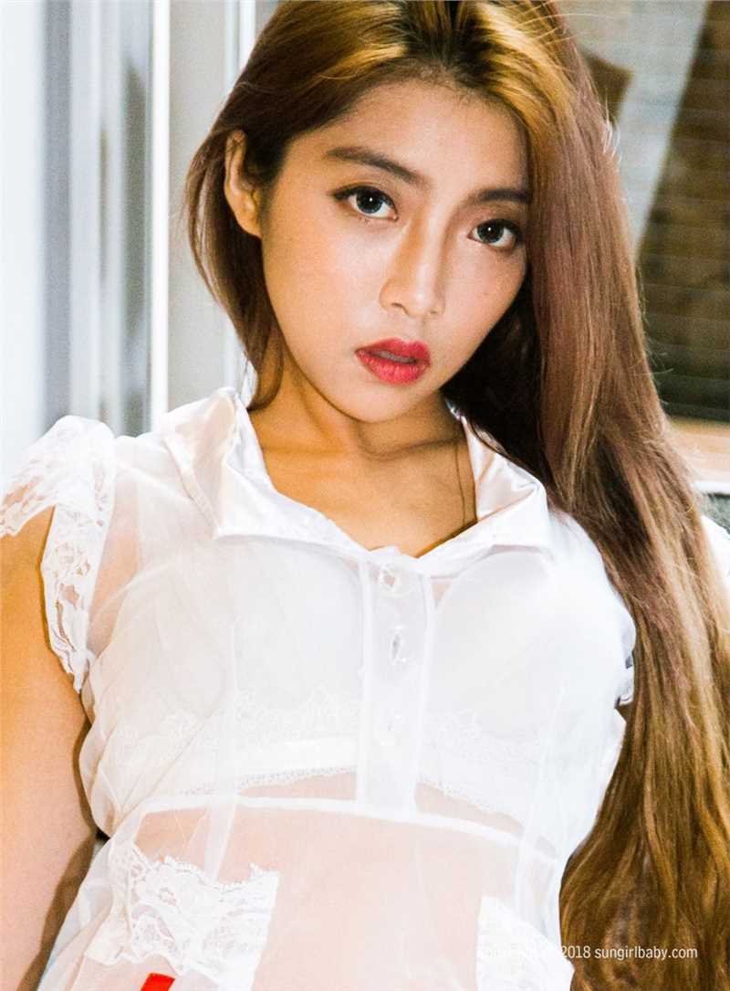 高清性感美艳护士美女透明衣白色内内抬腰挺臀最大胆37人体艺照片图集